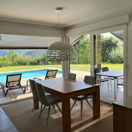 ホテル Modern Rustic House Areatza