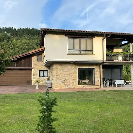 Modern Rustic House ホテル