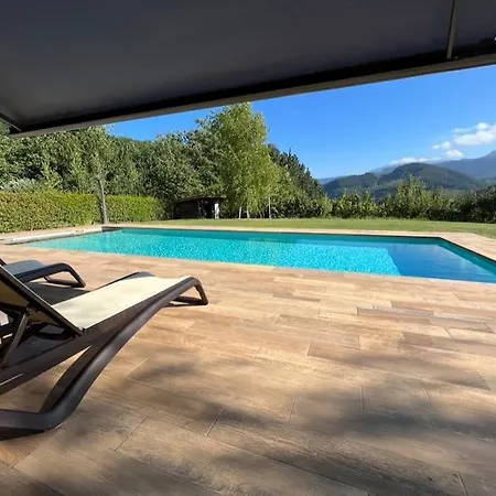 Modern Rustic House Hotel Areatza