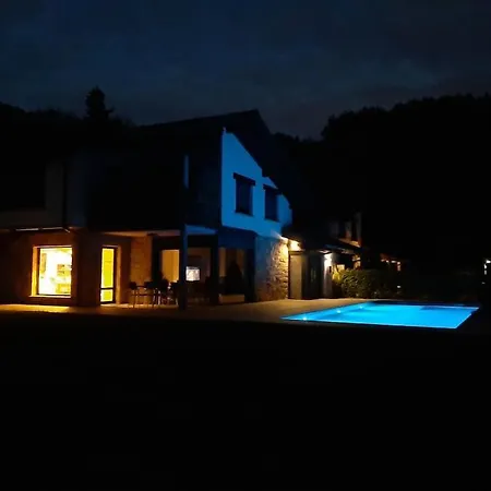 Hotel Modern Rustic House Areatza