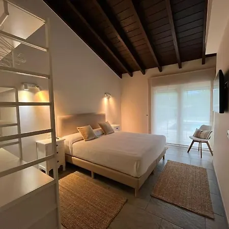 Modern Rustic House Hotel Areatza